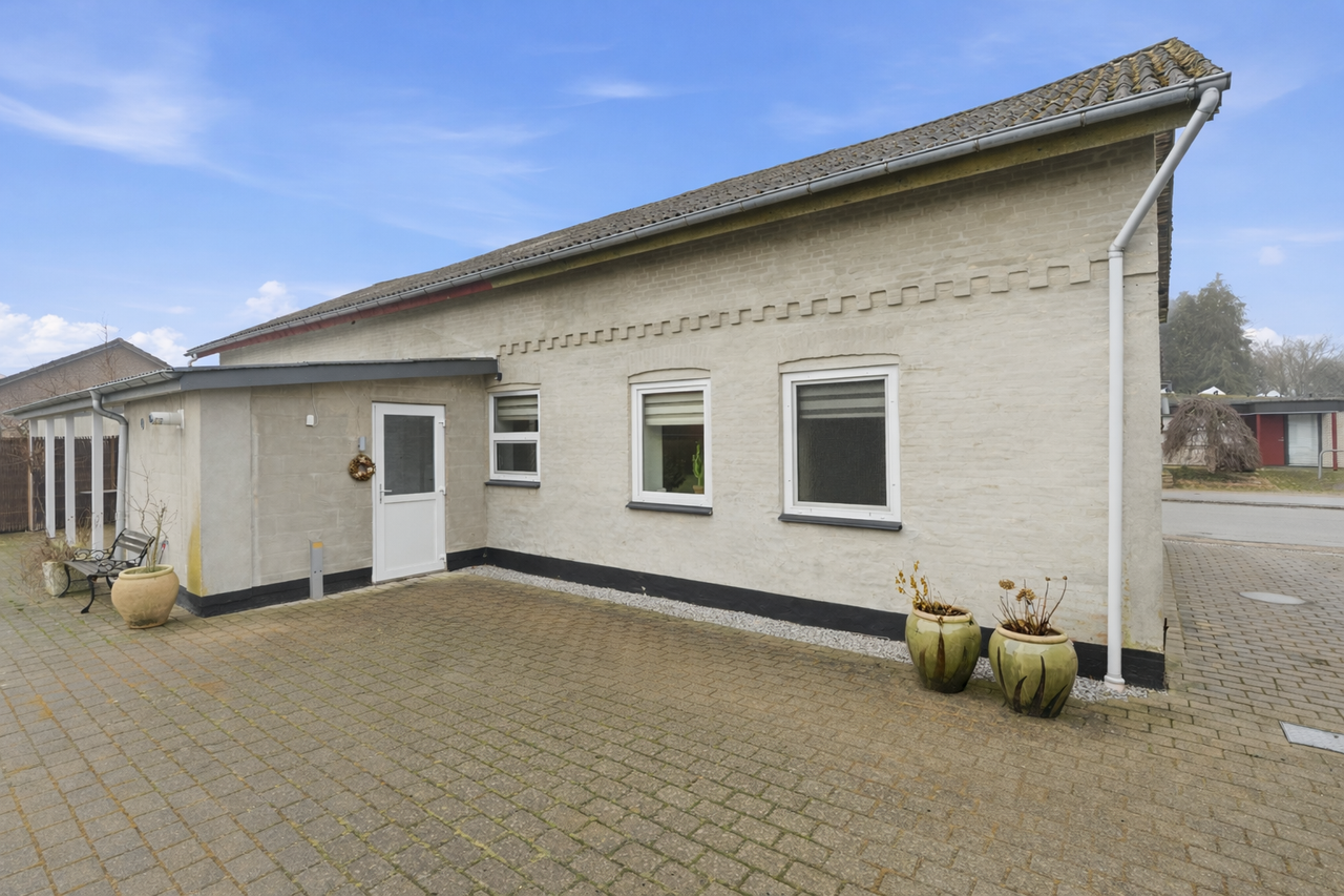 Ejendomsbillede 2 af 17